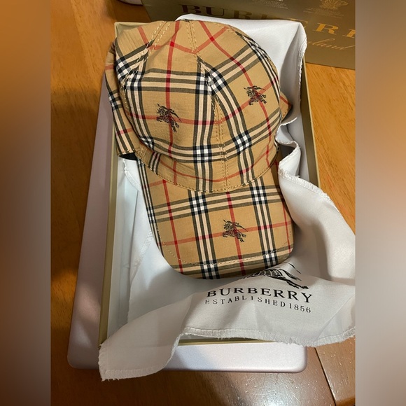 Burberry hat size medium large Unisex - Picture 3 of 9